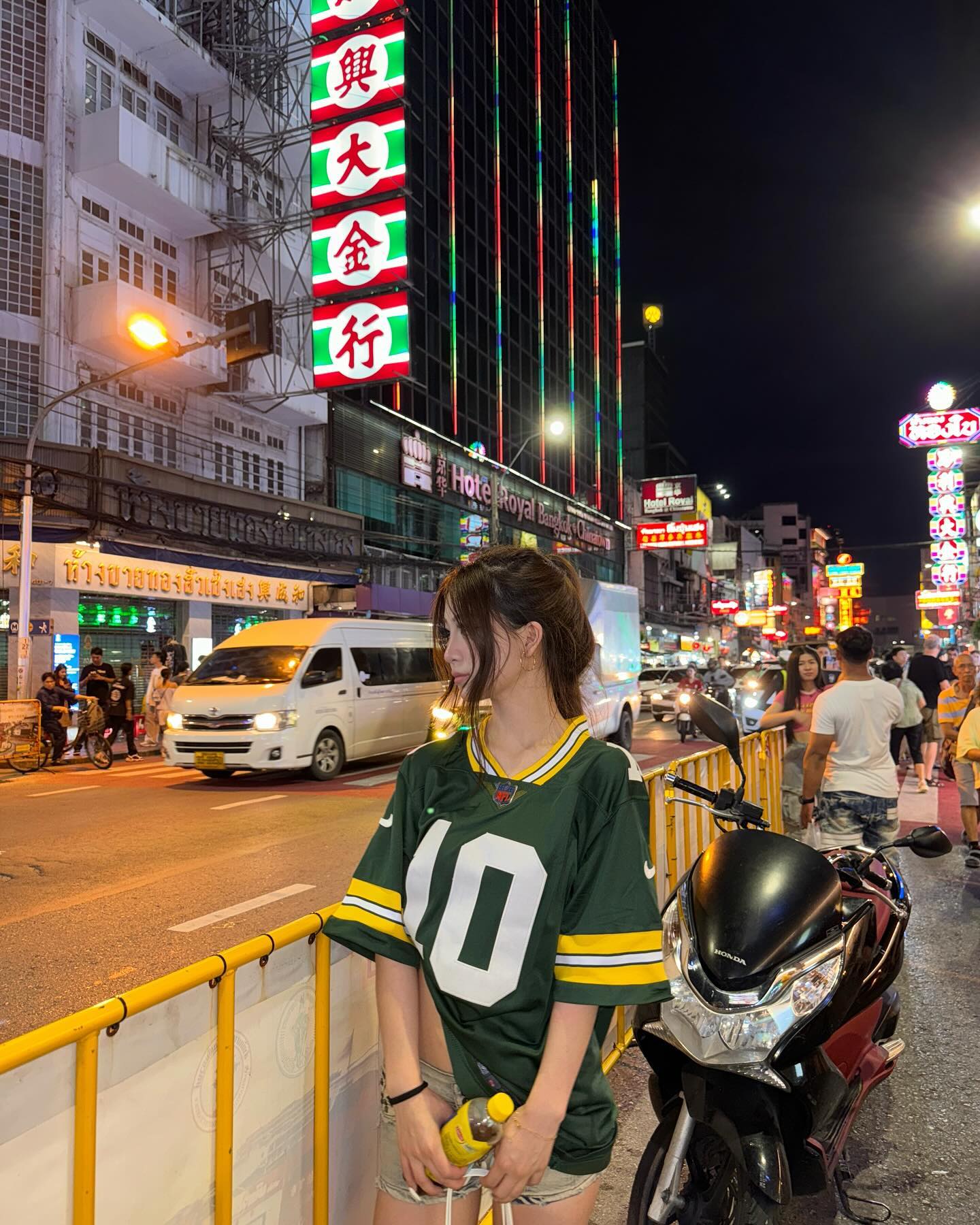 ywwyiiing instagram image archive image