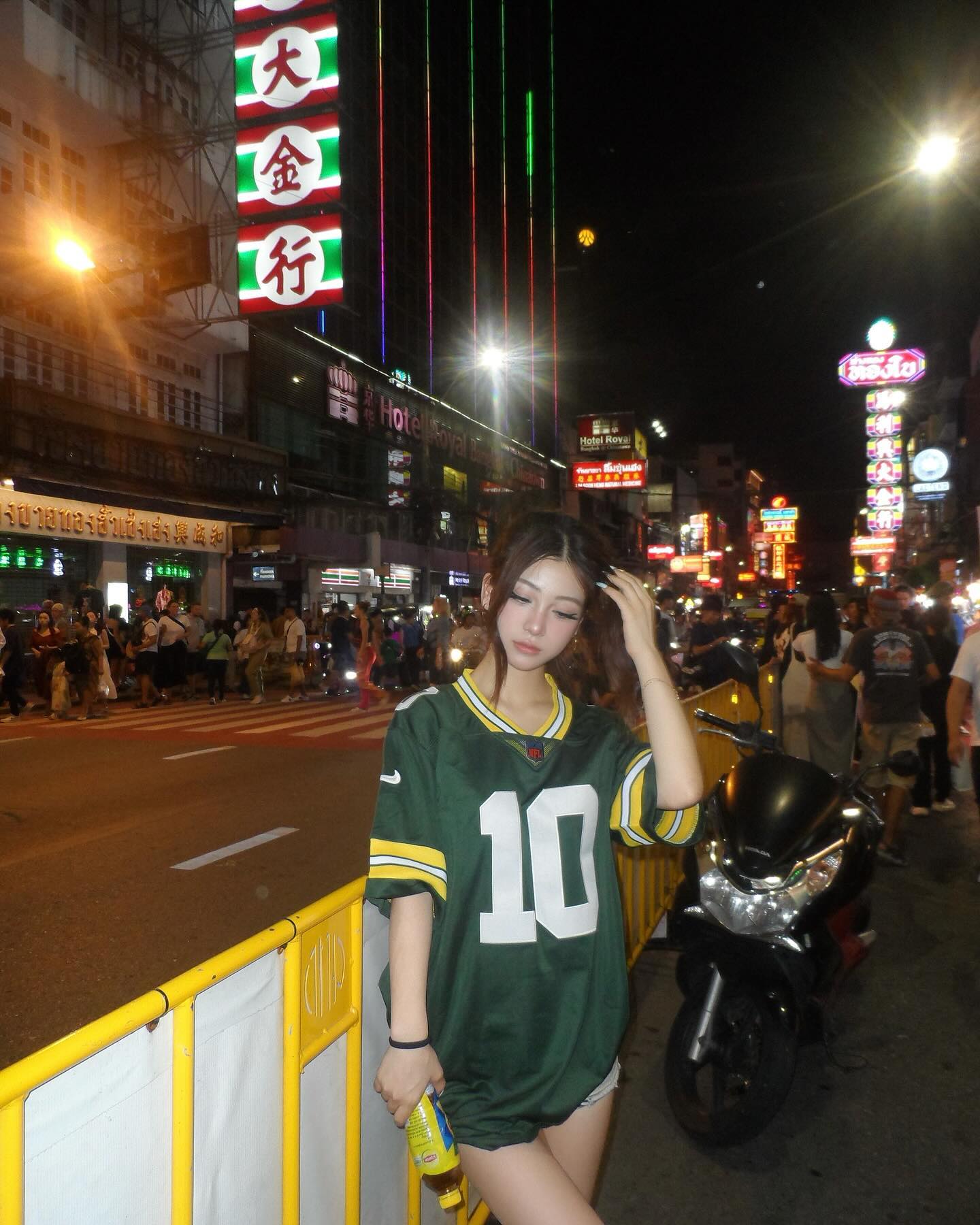 ywwyiiing instagram image archive image