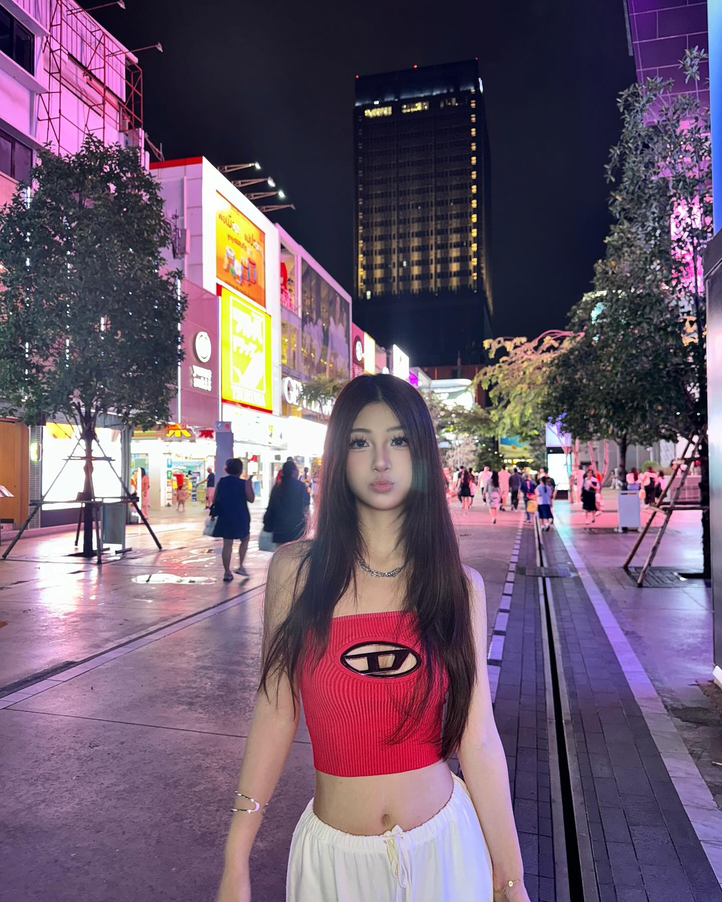 ywwyiiing instagram image archive image