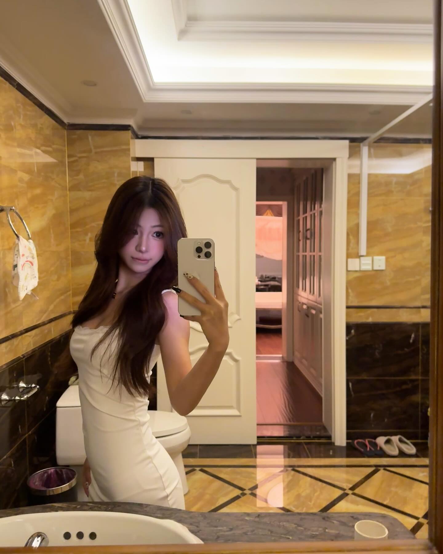 ywwyiiing instagram image archive image