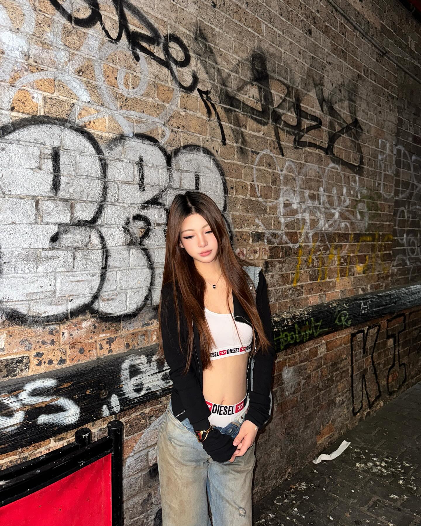 ywwyiiing instagram image archive image