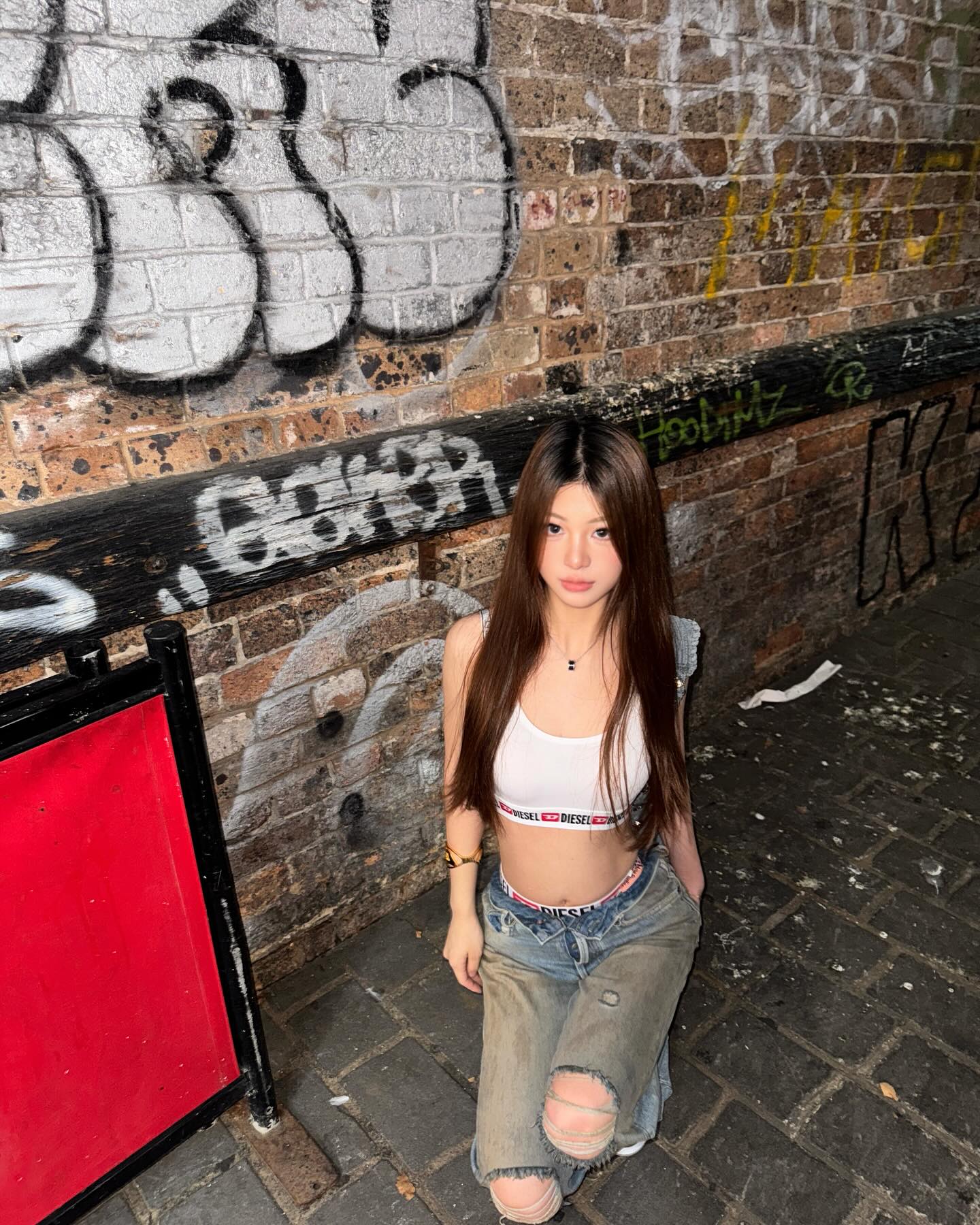 ywwyiiing instagram image archive image