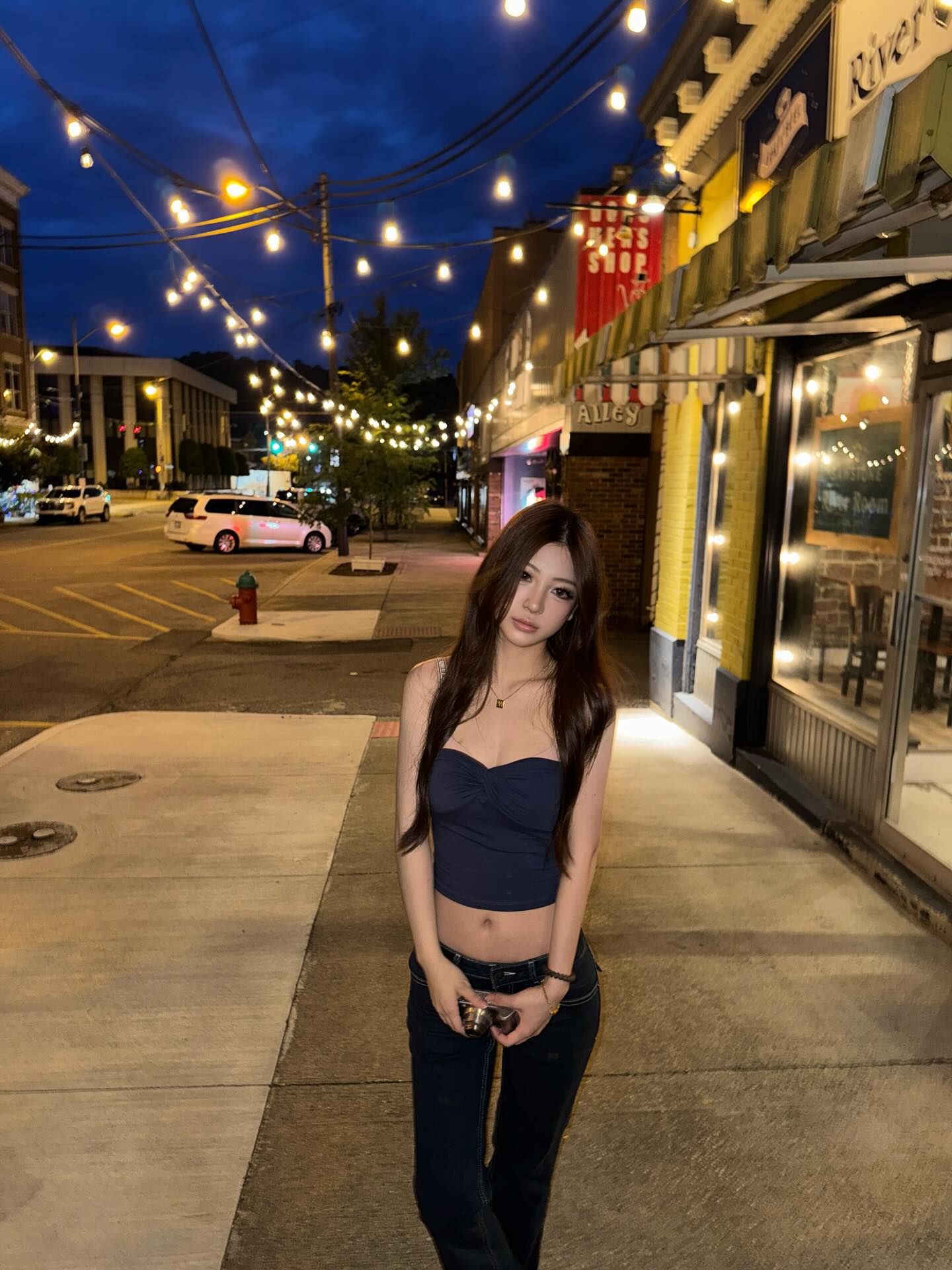 ywwyiiing instagram image archive image