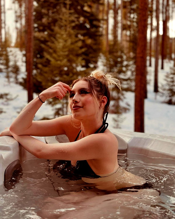 zia__jones instagram image archive image