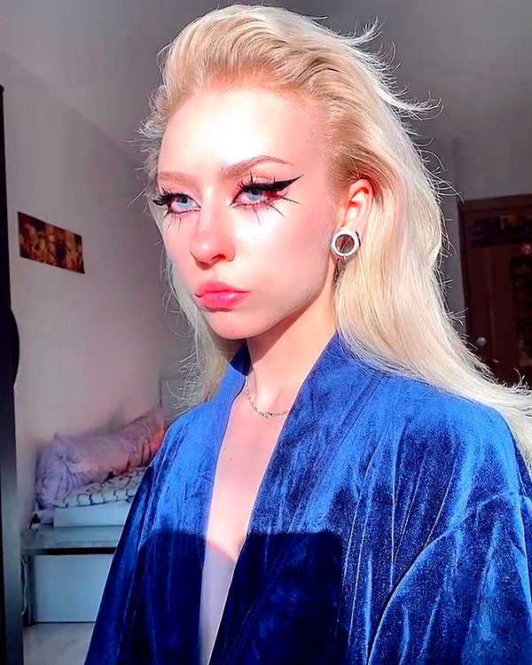 zira_merz instagram image archive image