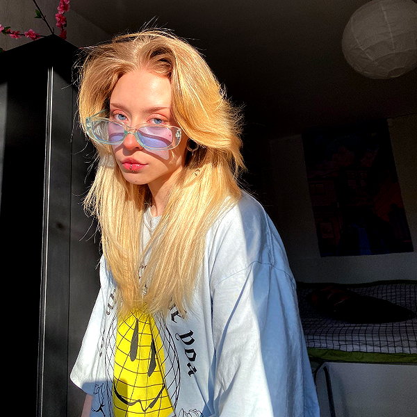 zira_merz instagram image archive image