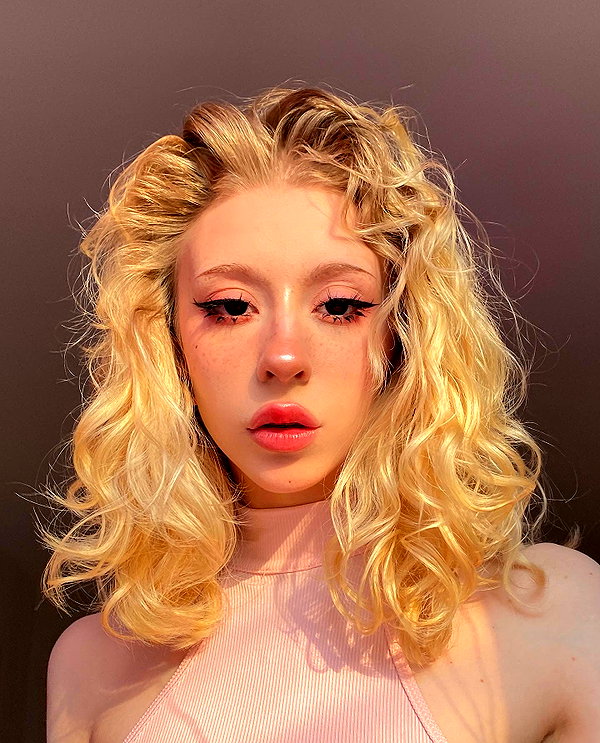 zira_merz instagram image archive image