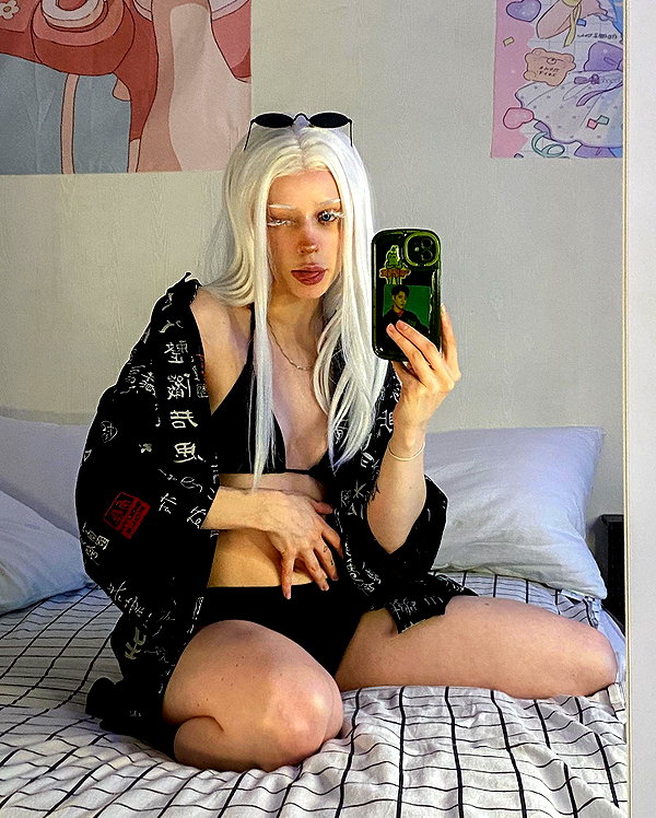 zira_merz instagram image archive image