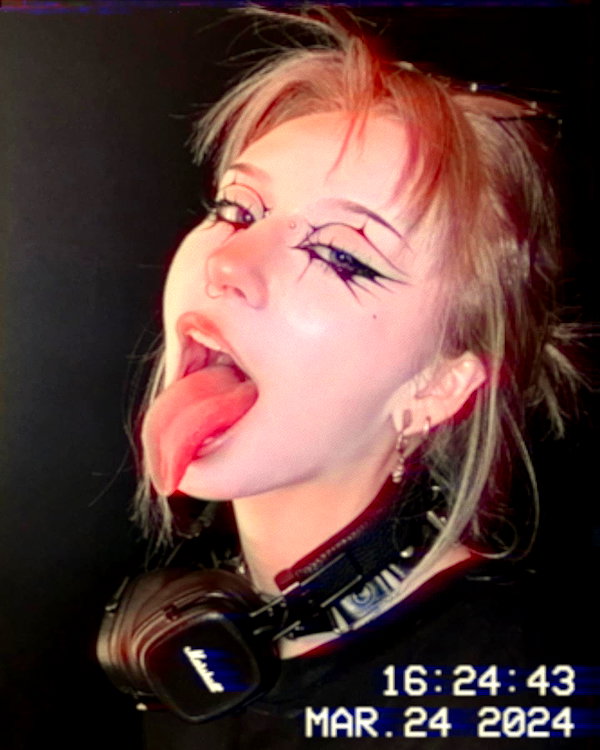 zira_merz instagram image archive image