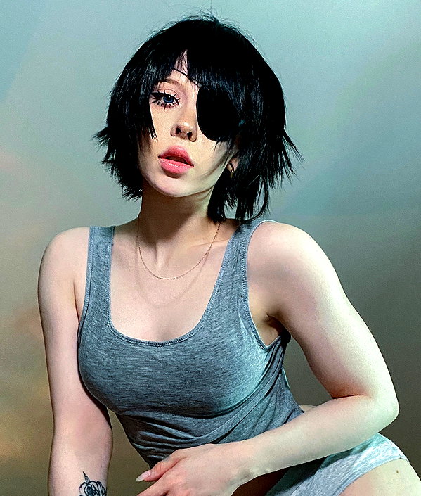 zira_merz instagram image archive image