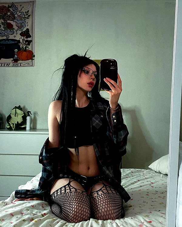zira_merz instagram image archive image