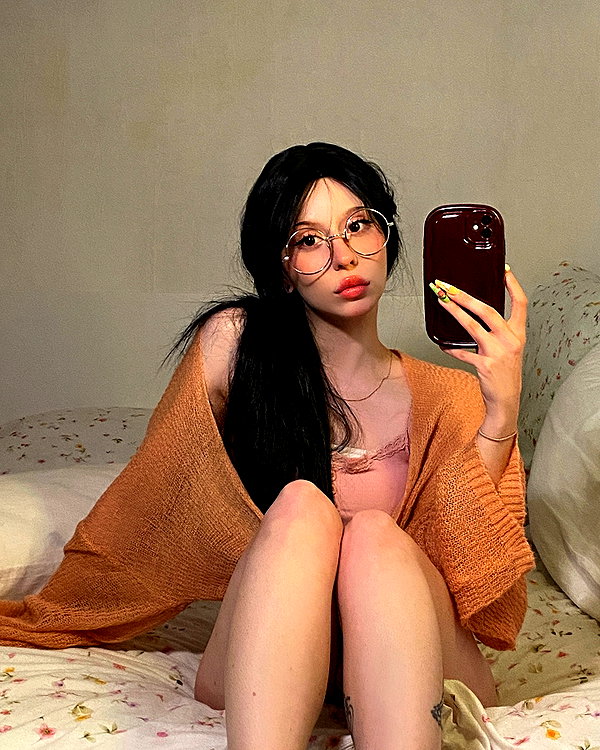 zira_merz instagram image archive image