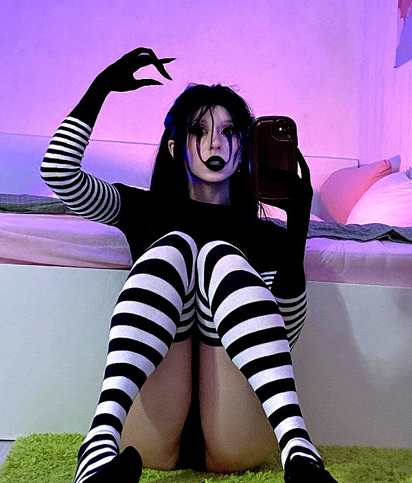 zira_merz instagram image archive image