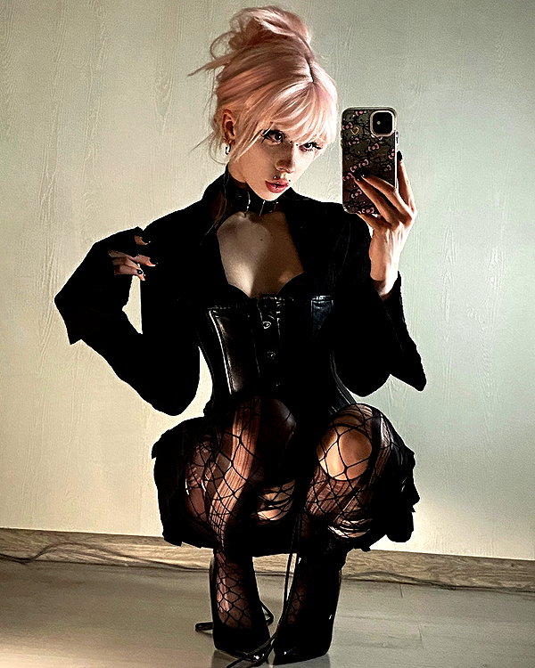 zira_merz instagram image archive image