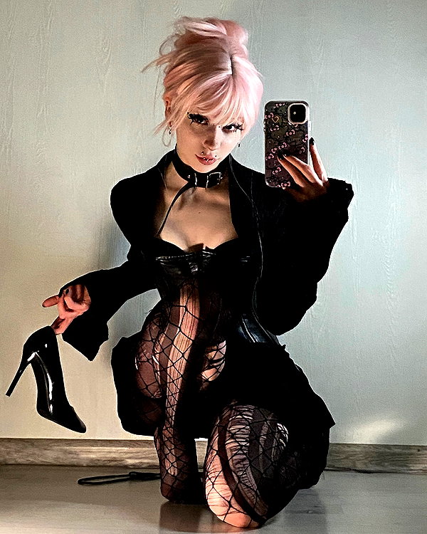 zira_merz instagram image archive image