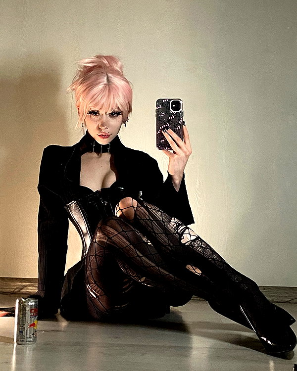 zira_merz instagram image archive image