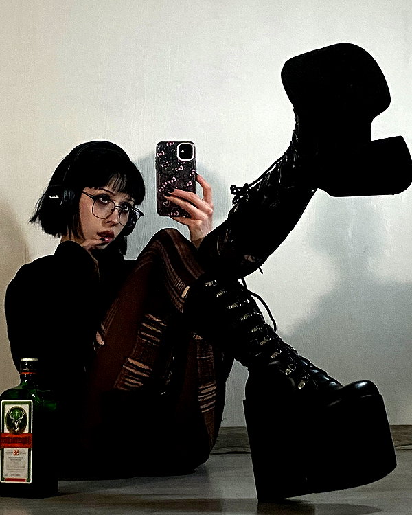 zira_merz instagram image archive image