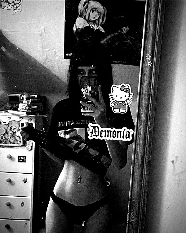 zmbigrl0_o zmbigrl0_o archive image