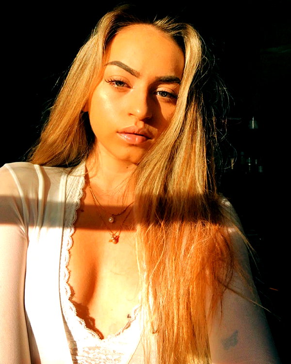 zoe.serena instagram image archive image