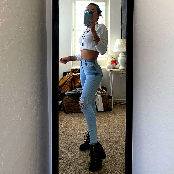 zoe.serena instagram image archive image