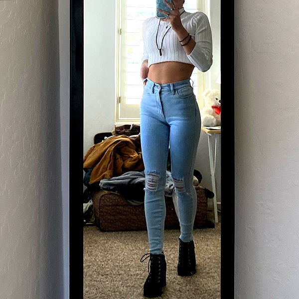 zoe.serena instagram image archive image