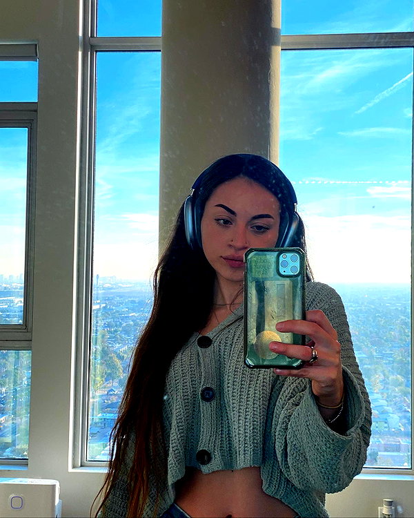 zoe.serena instagram image archive image