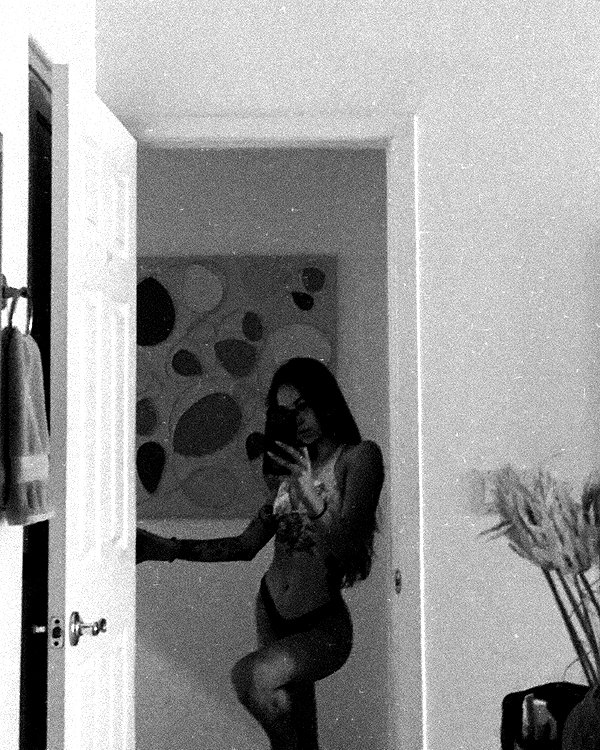 zoe.serena instagram image archive image