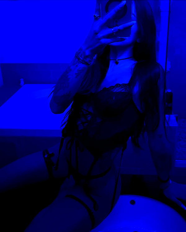 zoe.serena instagram image archive image