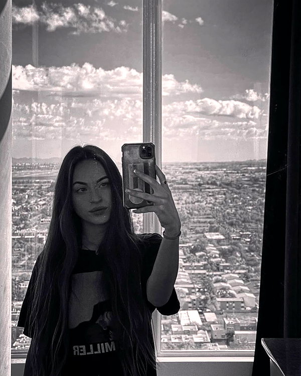 zoe.serena instagram image archive image