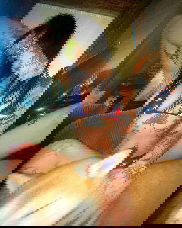 zommmbri image ~ Altpins