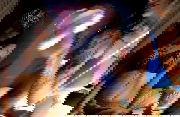 zommmbri image ~ Altpins