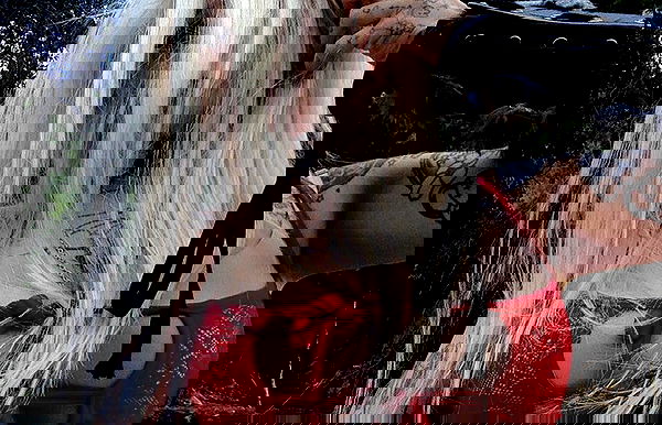 zommmbri image ~ Altpins