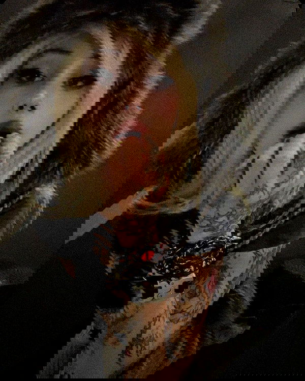 zommmbri image ~ Altpins