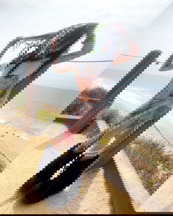 zommmbri image ~ Altpins