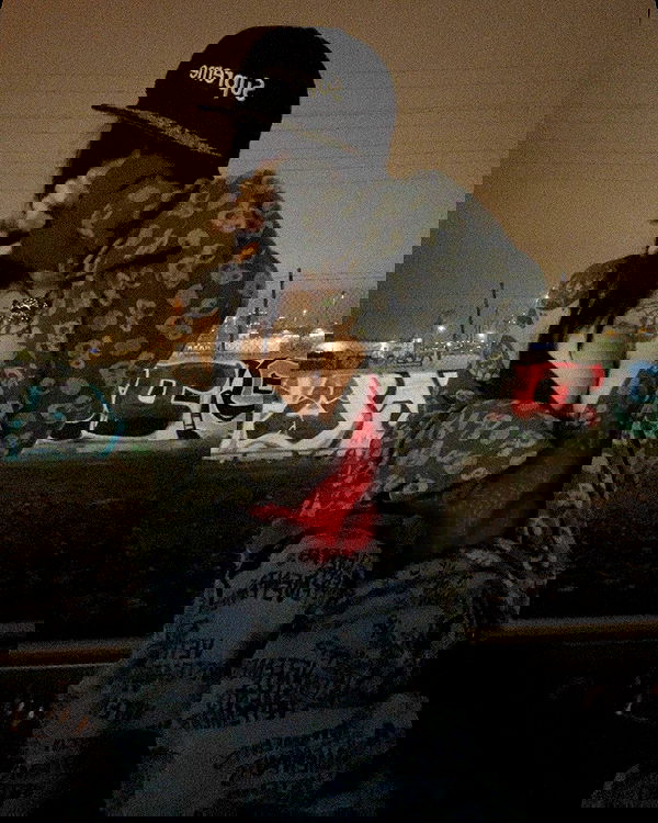 zommmbri image ~ Altpins