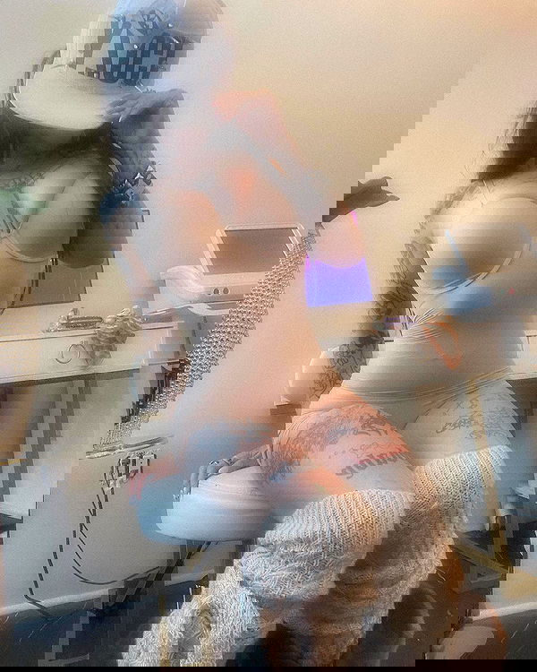 zommmbri image ~ Altpins