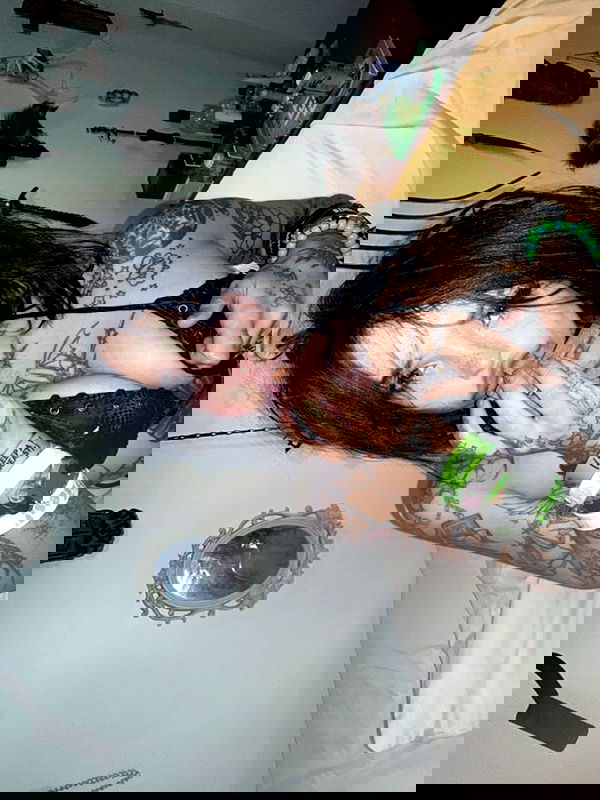 zommmbri image ~ Altpins