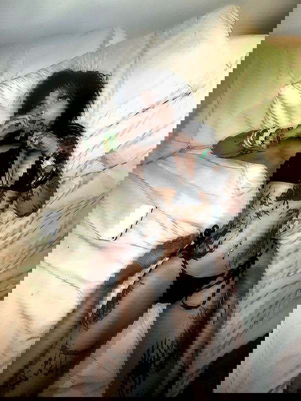 zommmbri image ~ Altpins