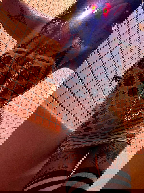 zommmbri image ~ Altpins