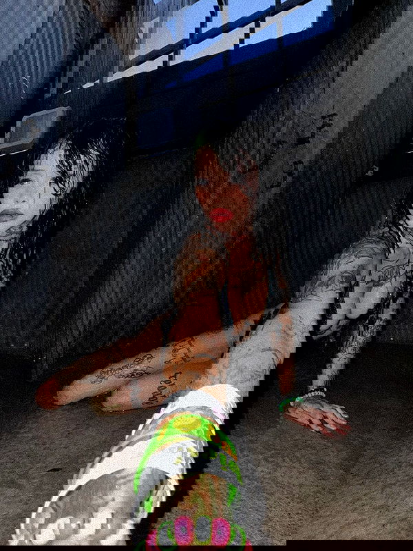 zommmbri image ~ Altpins