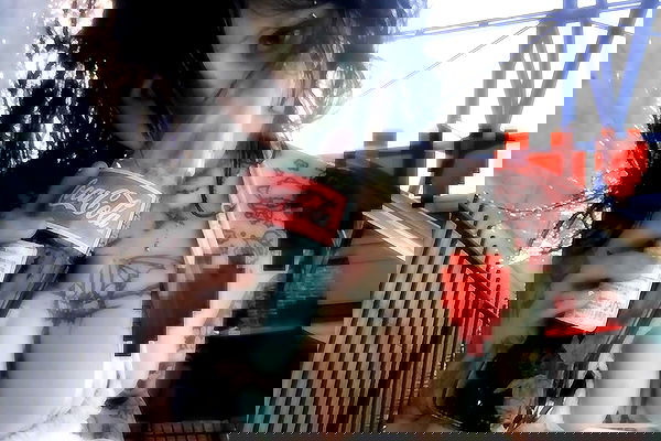 zommmbri image ~ Altpins