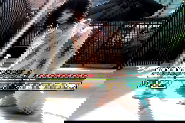 zommmbri image ~ Altpins