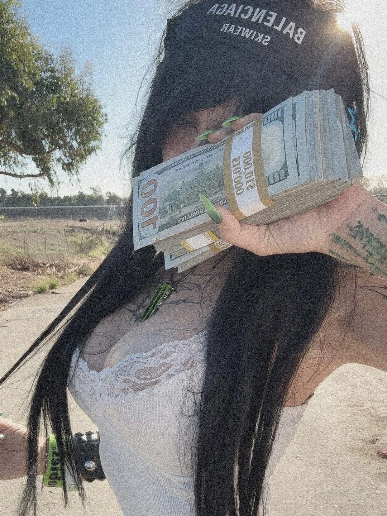 zommmbri instagram image archive image