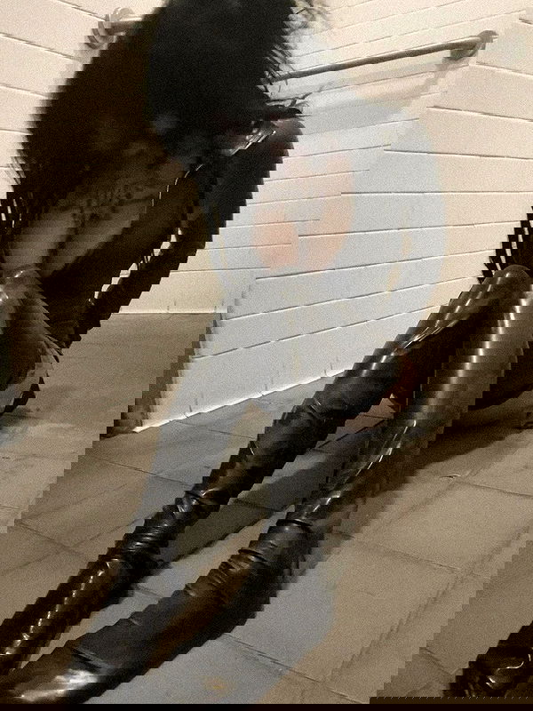 zommmbri image ~ Altpins