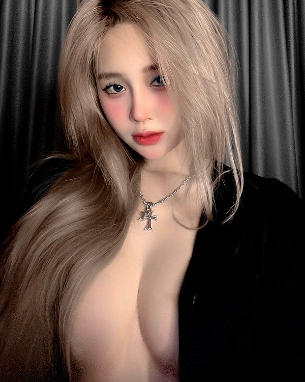 zuniie.bae instagram image archive image