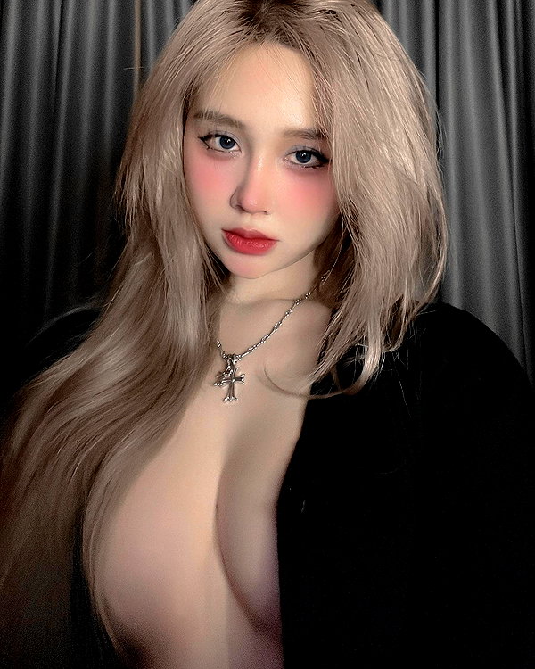 zuniie.bae instagram image archive image