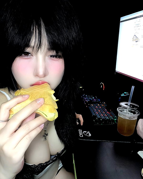 zuniie.bae instagram image archive image