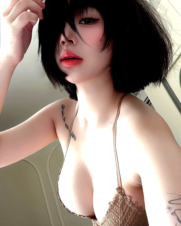 zuniie.bae instagram image archive image