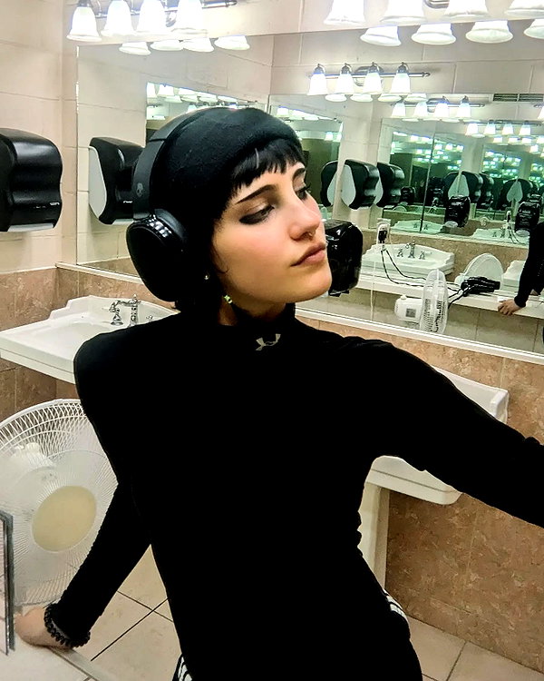 zz.eazoning instagram image archive image