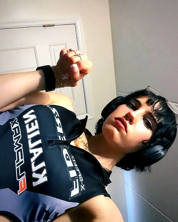 zz.eazoning instagram image archive image